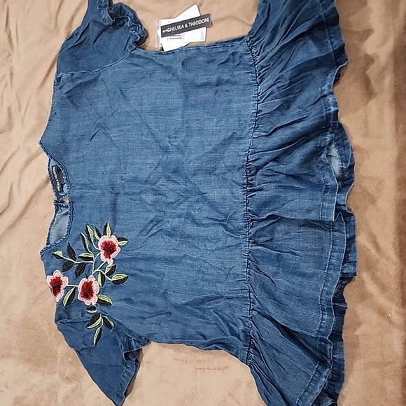 Top - Picture 4 of 4